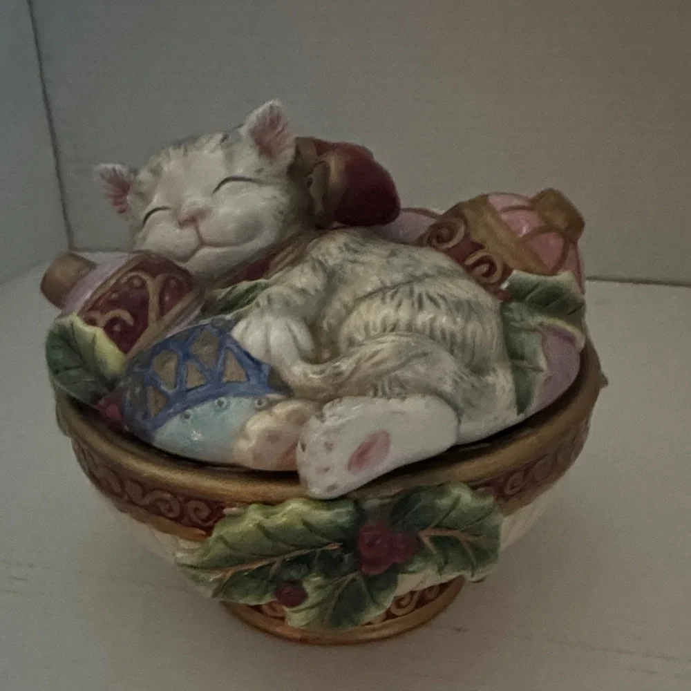 Fitz and Floyd Holiday Cat Bowl with Ornaments